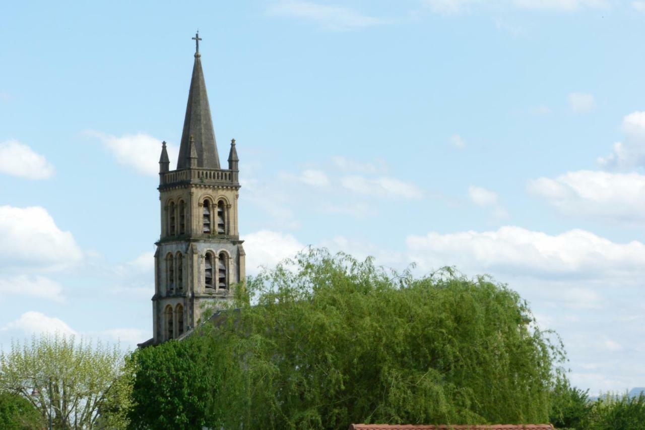 Centre De Bien-Etre Et Ses Chambres D'Hote Villeneuve-de-Rivière エクステリア 写真
